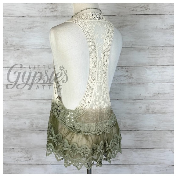 POL Antique Ivory Ombre Lace Layering Top - Picture 4 of 16